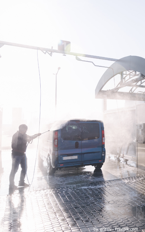 Waschplatz mit Leichtflüssigkeitsabscheider darunter.